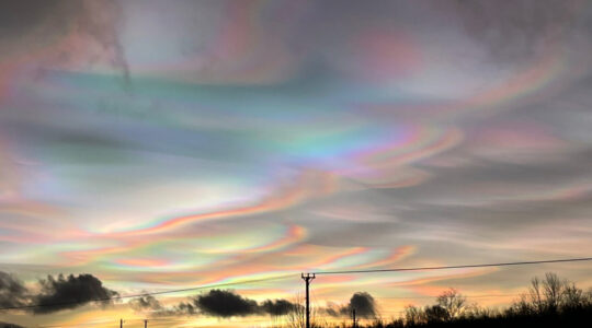 Ao-contrario-do-que-se-imagina-dessa-vez-o-ceu-colorido-avistado-por-Brotto-nao-foi-resultado-de-uma-aurora