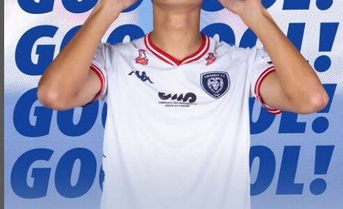 Yosuke Morishige, do Cianorte, comemora gol