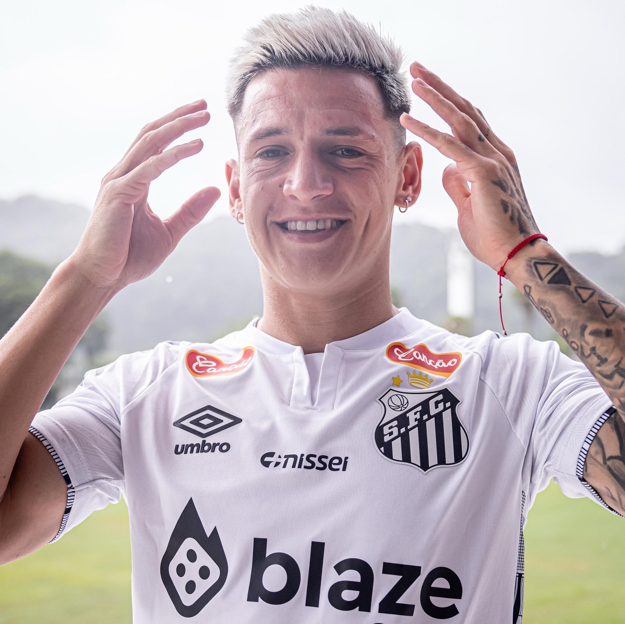 Leo Godoy chega ao Santos: emprestado pelo Athletico