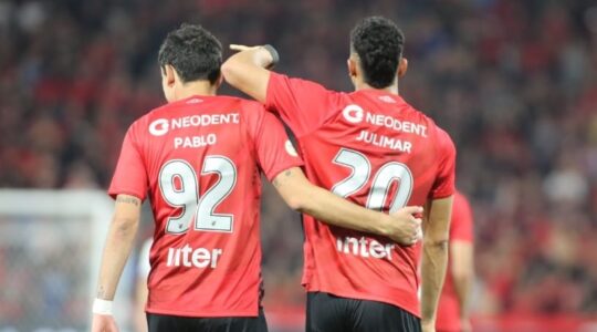 Patrocínio da Neodent na camisa do Athletico