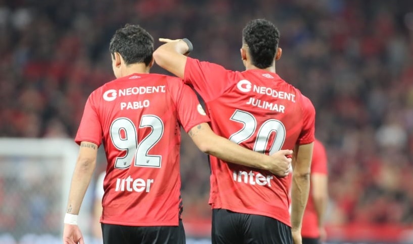 Patrocínio da Neodent na camisa do Athletico