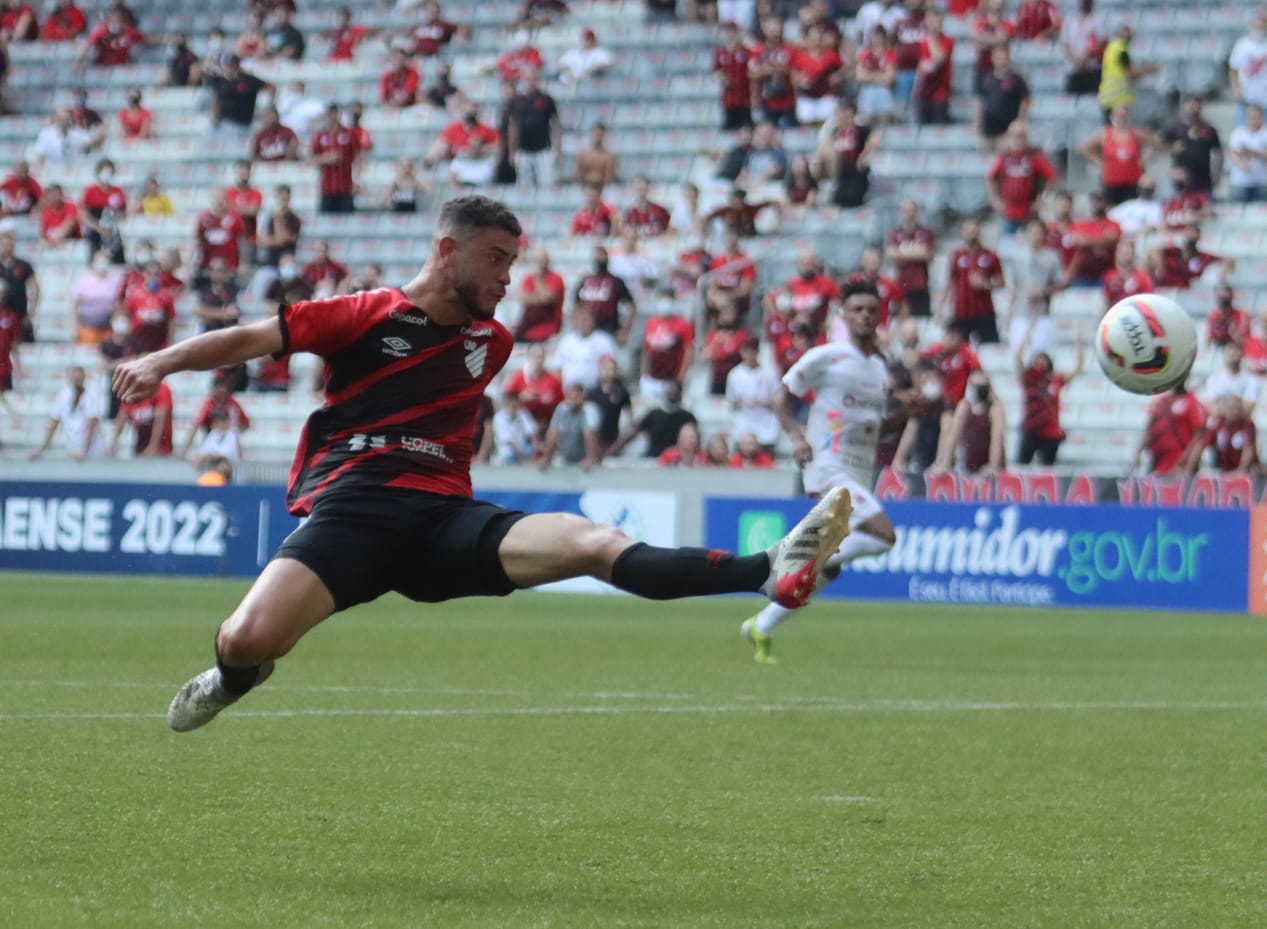 O atacante Rômulo, do Athletico Paranaense