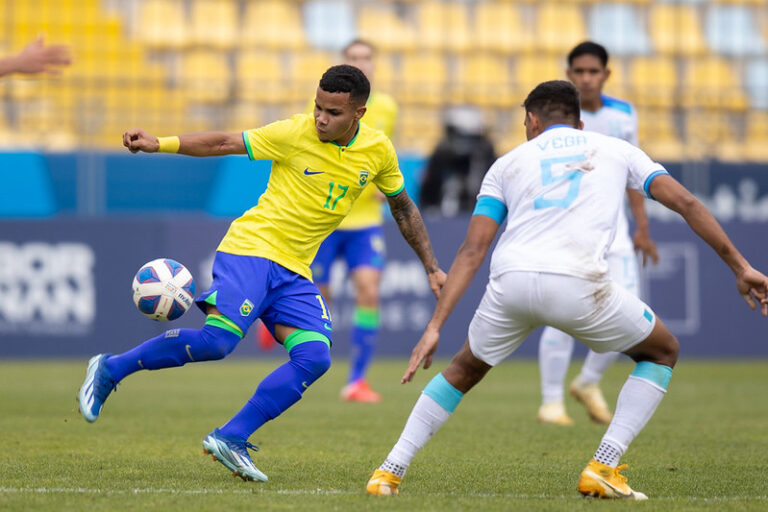 Kaio César, do Coritiba, enfrenta Honduras, pela seleção brasileira