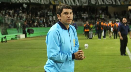 Lucio Flavio em Coritiba x São Joseense