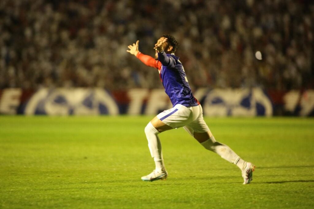 Lucas Mazetti em Paraná Clube x Operário