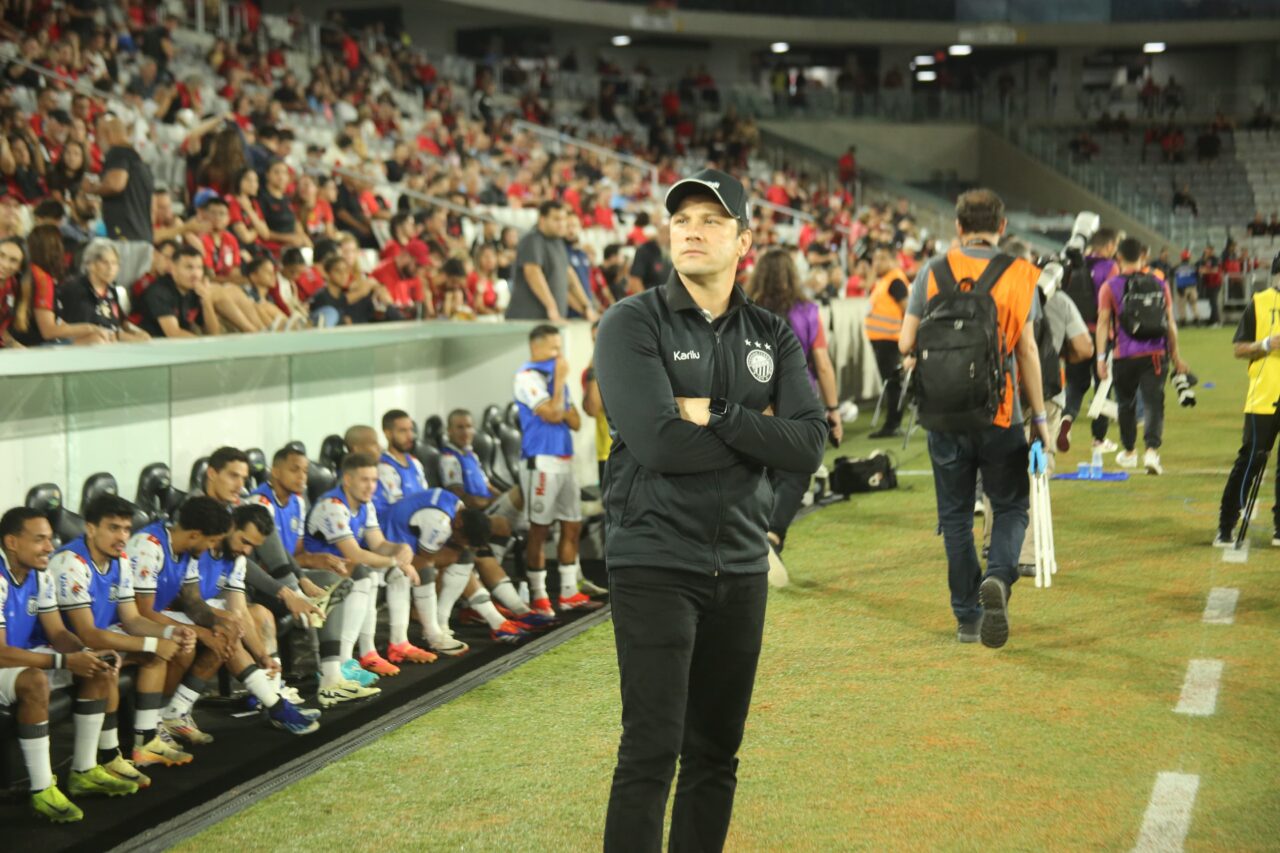 Bruno Pivetti em Athletico x Operário