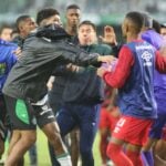 Briga entre Coritiba e Athletico no Couto Pereira