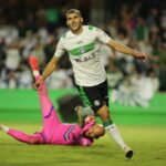 Matheus Bianqui em Coritiba x São Joseense