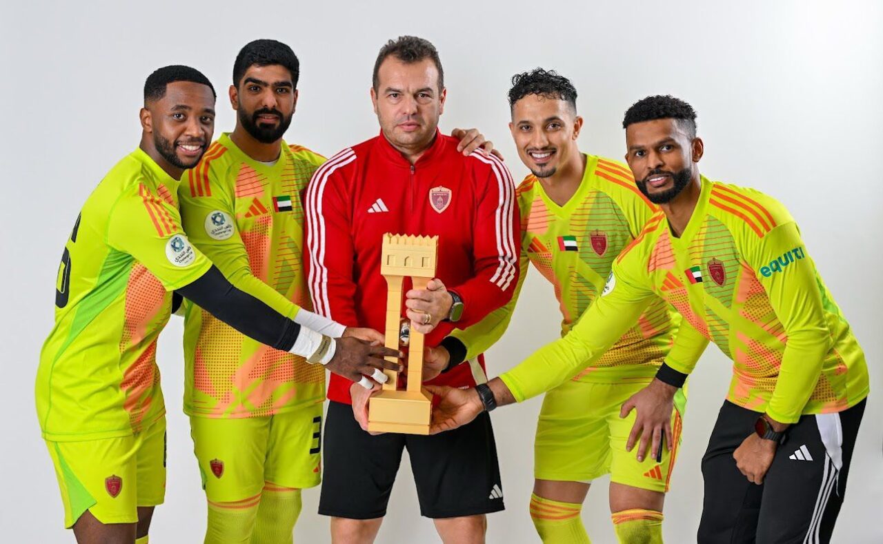 Hazza Ammar, Zayed Ahmed, Cristopher Sales, Mohammed Alshamsi e Rashed Ali
