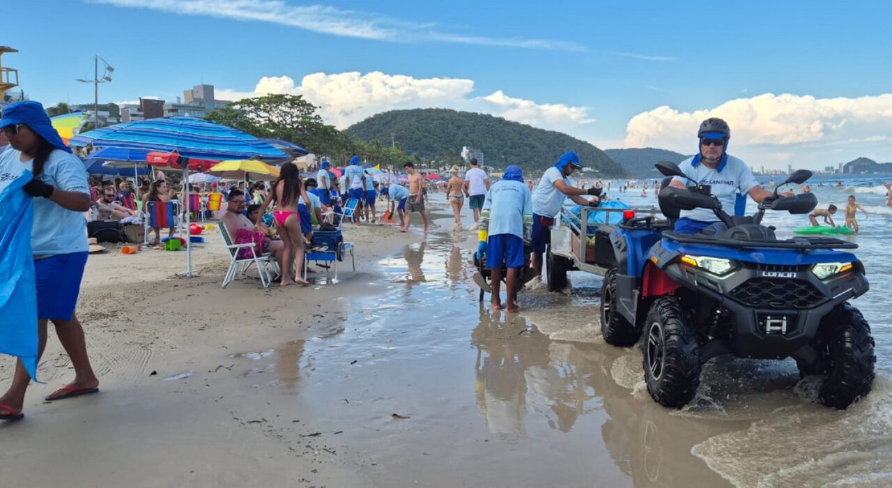 Coleta de lixo nas praias do Paraná