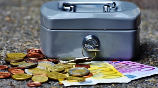 cashbox-1642989_1920