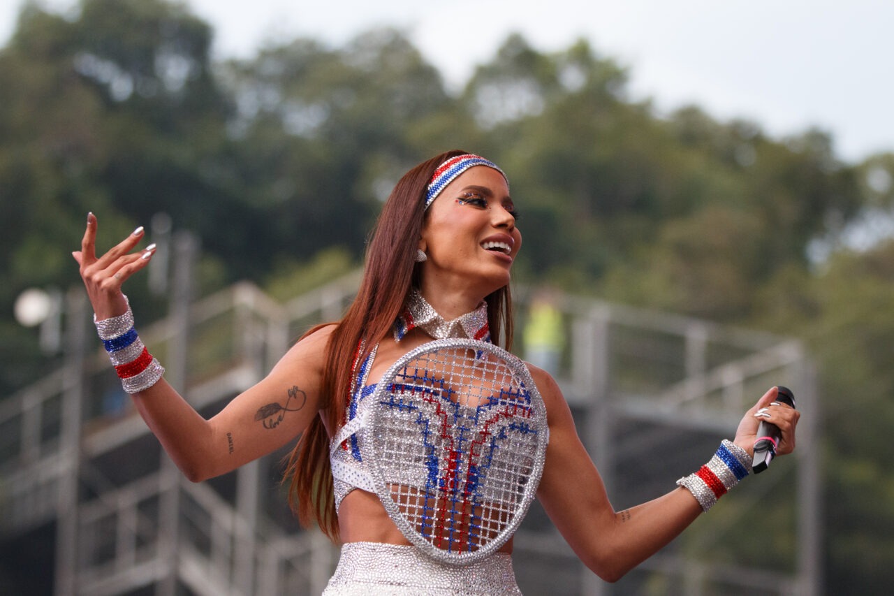 Anitta10