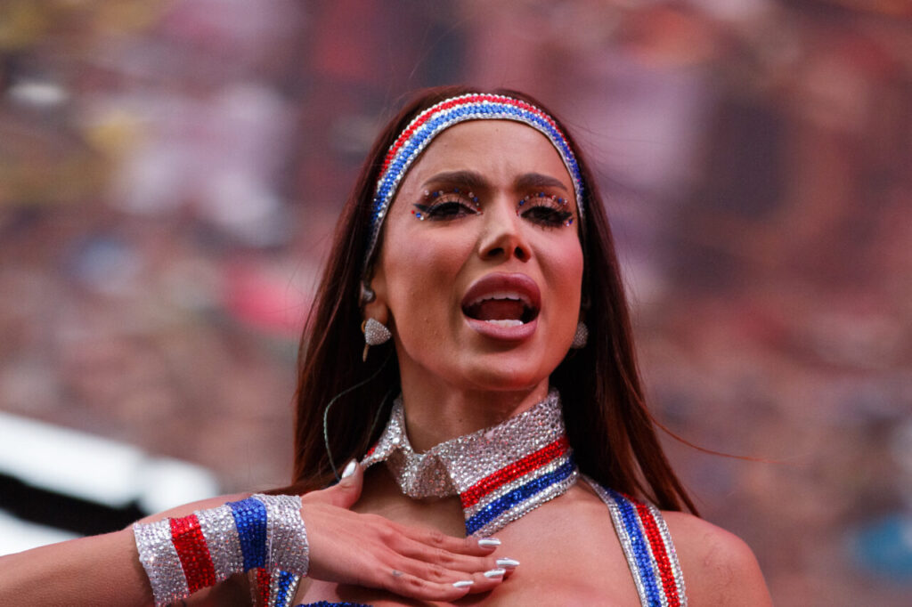 Anitta14