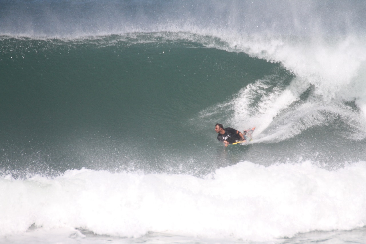 Stéfano Triska em ação no bodyboarding