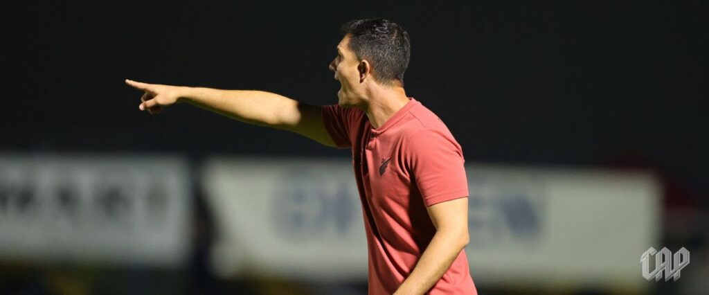 O técnico Maurício Barbieri, do Athletico Paranaense