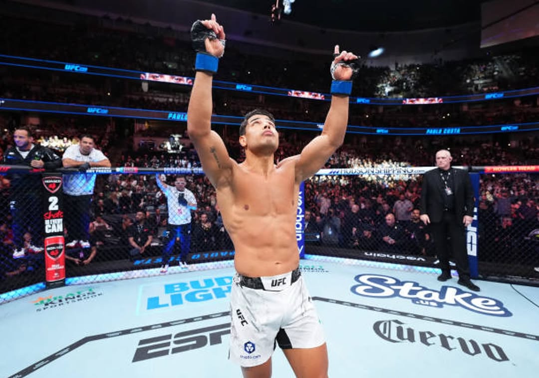 O lutador brasileiro de MMA Paulo Costa, o Borrachinha : poker