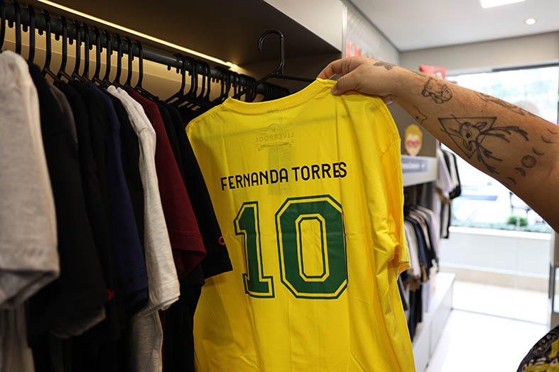 CAMISETA FERNANDA TORRES