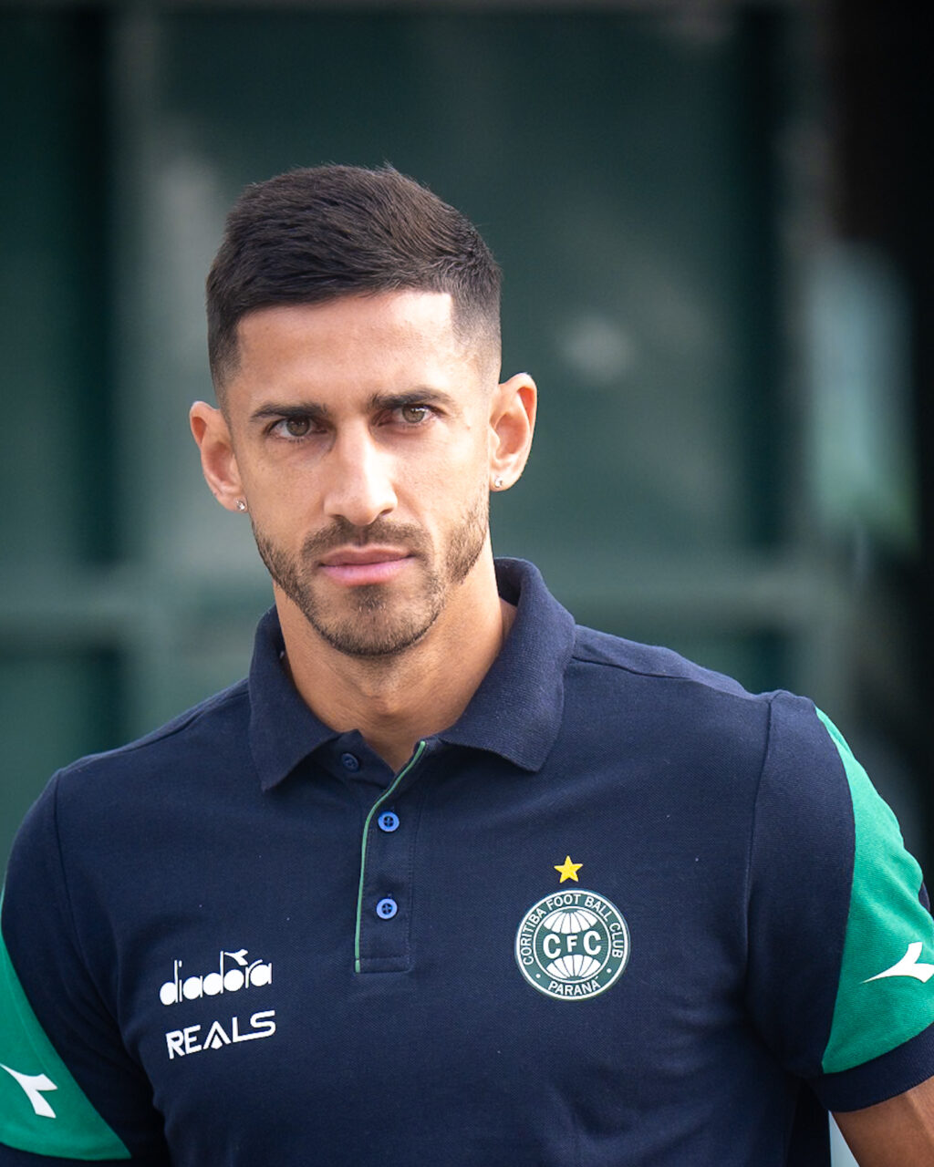 O volante Geovane, no embarque do Coritiba para Pato Branco