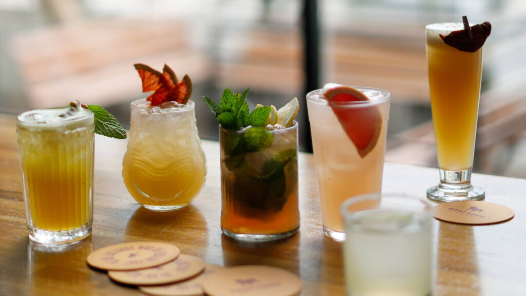 Drinks inéditos ficam disponíveis por tempo limitado no We Are Bastards Pub – Cred Iuri Poletti