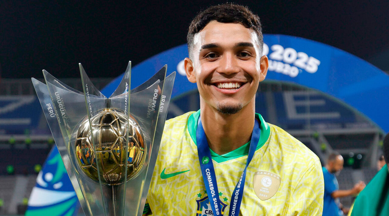 O zagueiro Arthur Dias, do Athletico Paranaense e da seleção brasileira sub-20