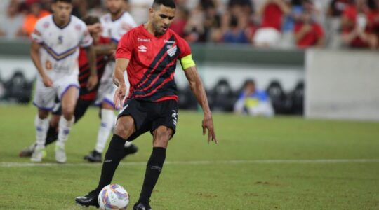 Alan Kardec pelo Athletico Paranaense