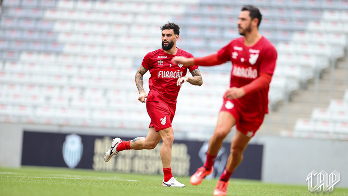 Mastriani em treino do Athletico