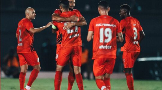 Athletico comemora em Maringá