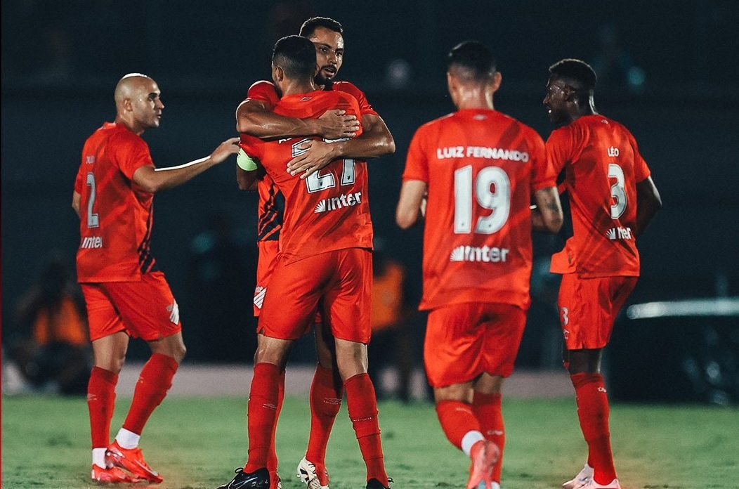 Athletico comemora em Maringá
