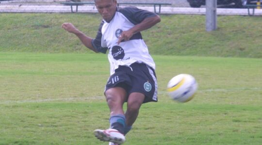 O meia Jackson em treino do Coritiba
