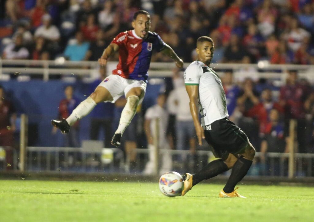 Rikelmi em Paraná Clube x Maringá
