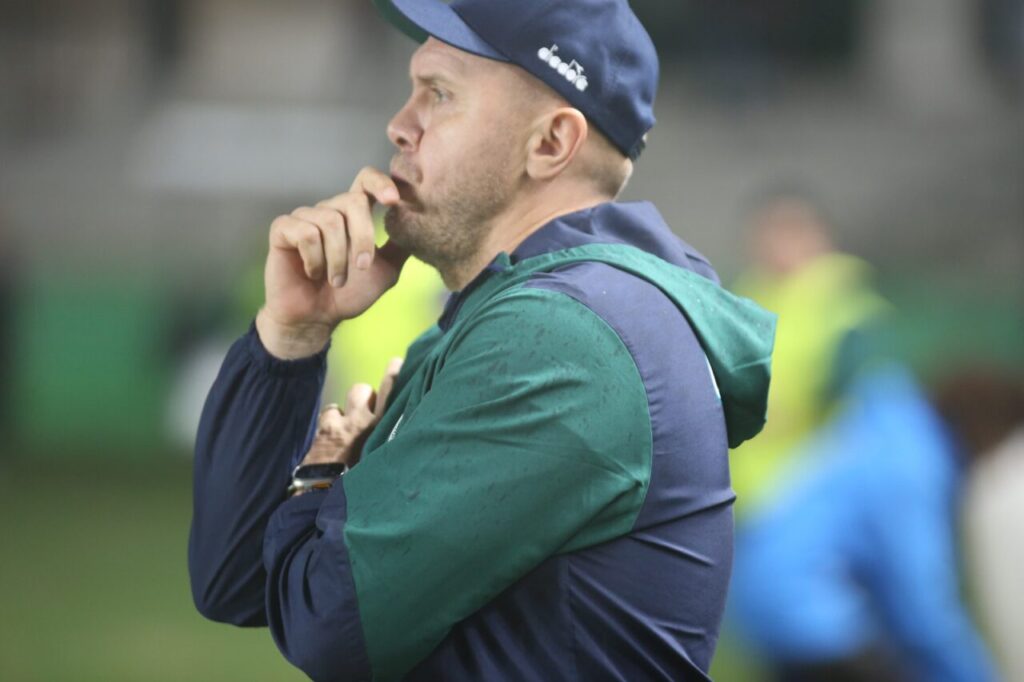 O técnico do Coritiba, Mozart