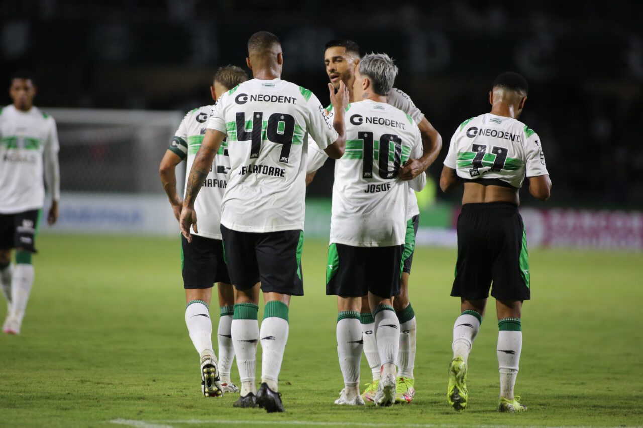 Coritiba em campo no Couto Pereira