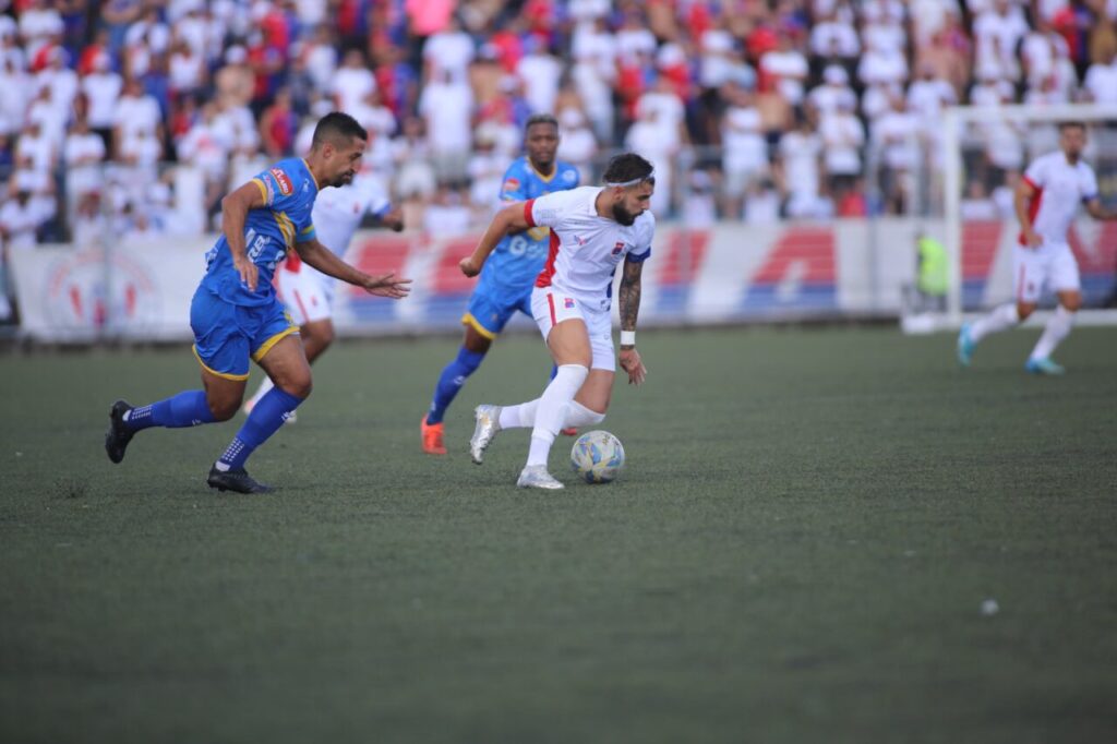 Eduardo Tanque em São Joseense x Paraná Clube