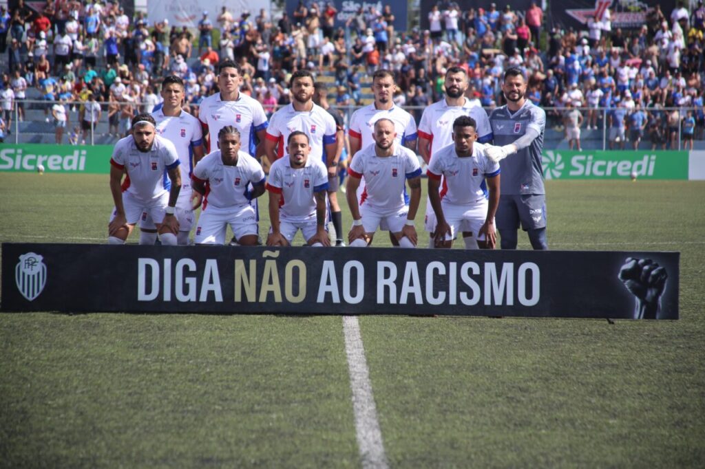 São Joseense x Paraná Clube, no Estádio do Pinhão