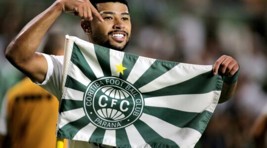 Lucas Ronier em Coritiba x Operário