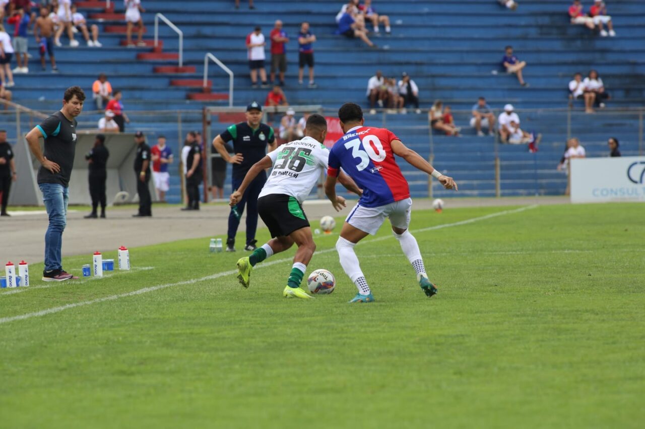 Paraná Clube x Coritiba, na Vila Capanema