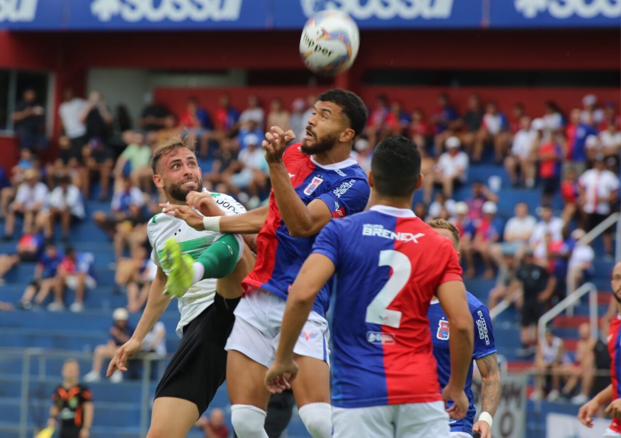 Paraná Clube x Coritiba, na Vila Capanema (Crédito: Valquir Aureliano)