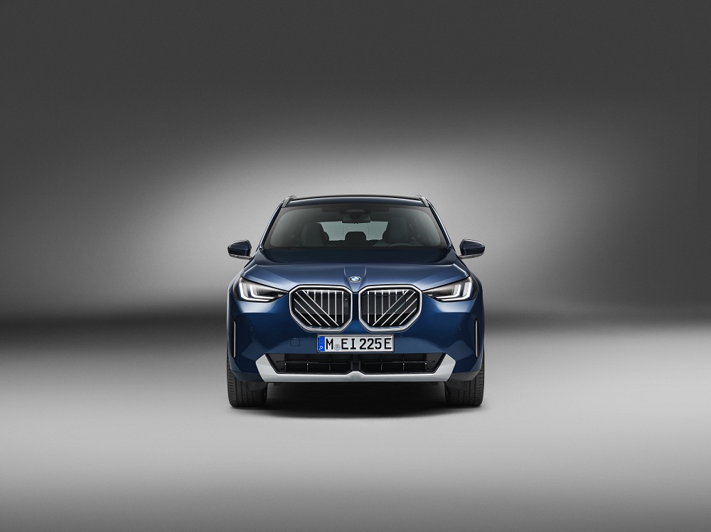 P90555172_highRes_the-new-bmw-x3-30e-x