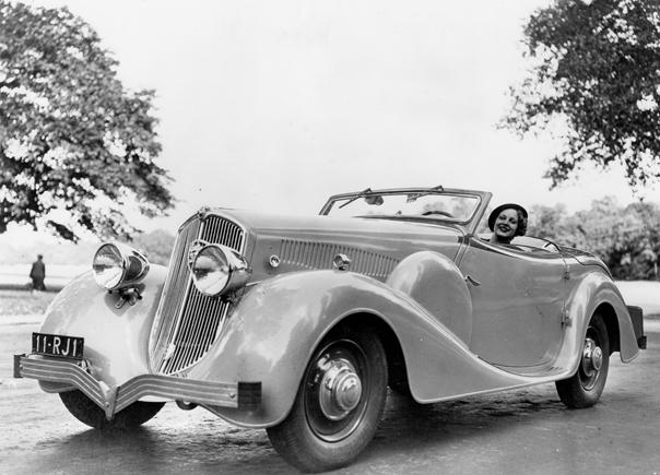 Peugeot402_90anos1