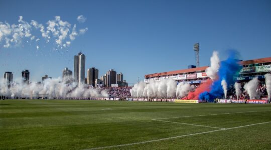 Vila Capanema: palco de Paraná Clube x Coritiba
