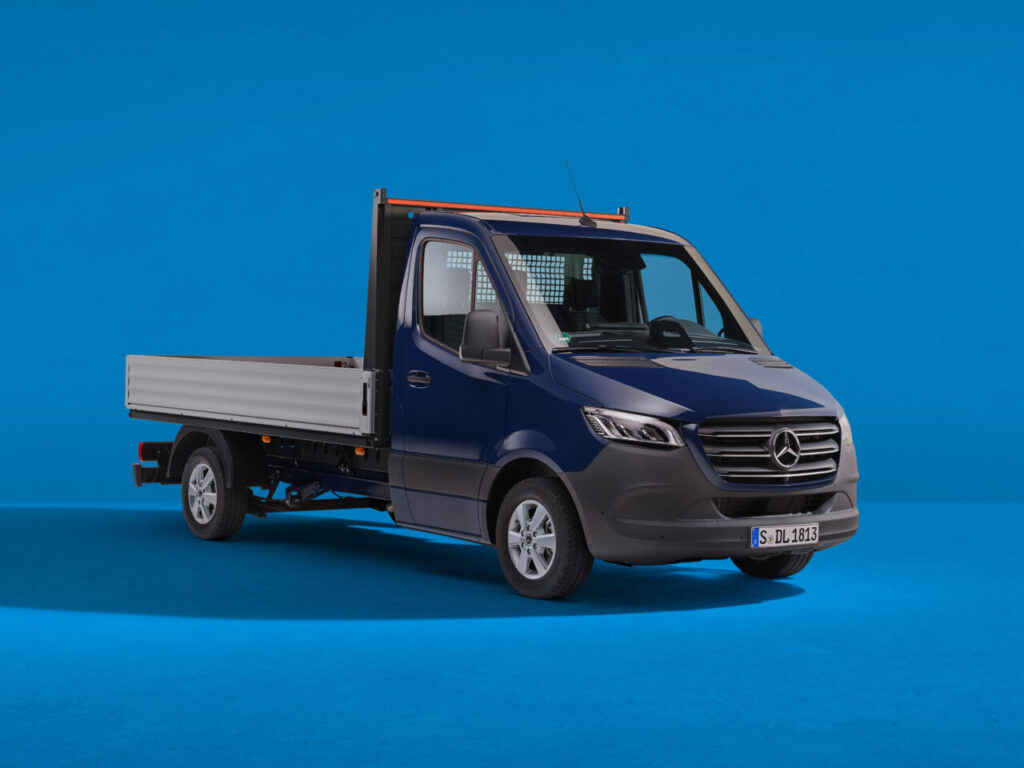 Mercedes-Benz Sprinter feiert 30-jährige Erfolgsgeschichte mit einem attraktiven Sondermodell
The Mercedes-Benz Sprinter celebrates 30 years of success, with attractive offers