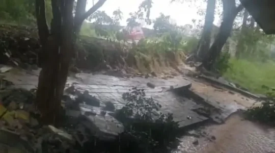 chuva estragos escolas