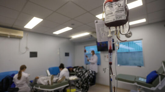 Transfusão de sangue no Hemepar. Foto Gilson Abreu/Aen