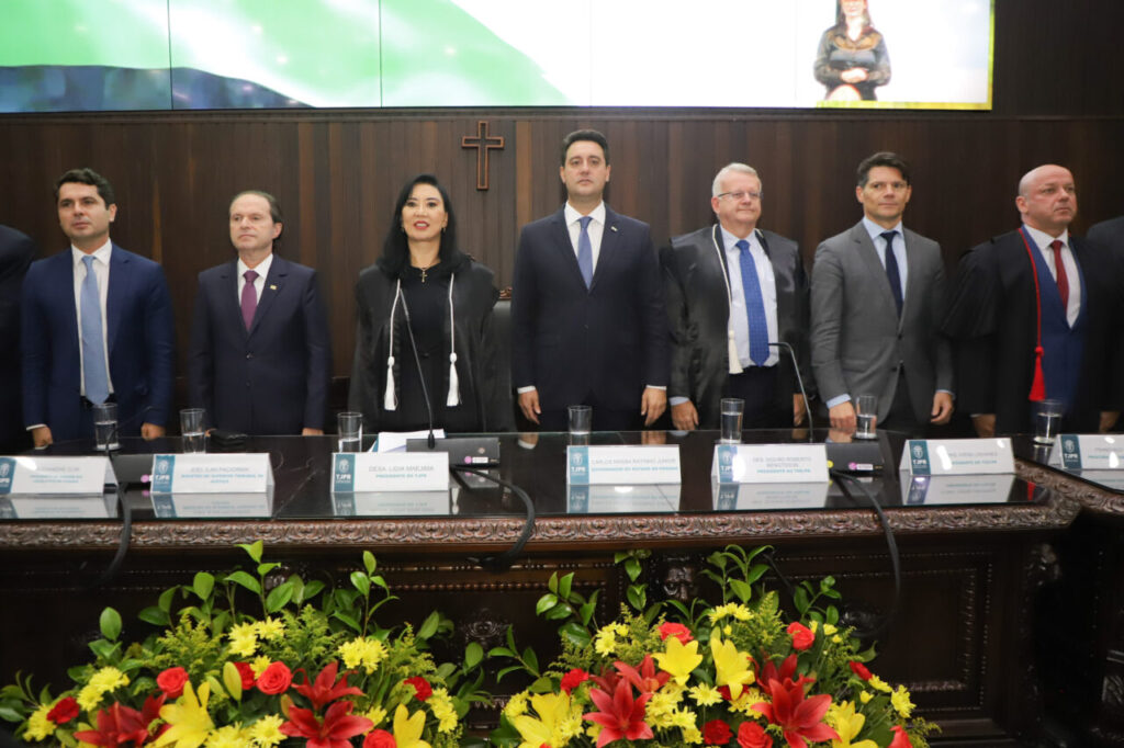 governador-_posse_novo_presidente_do_t._j_._pr_-_03-02-25_282