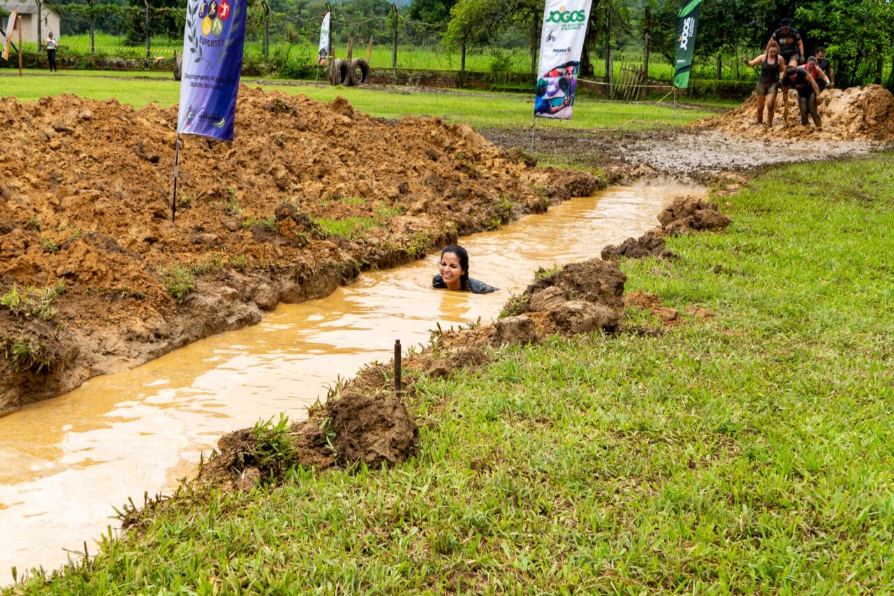 nadar na lama litoral
