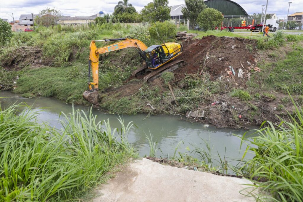 passarela reconstruida em curitiba