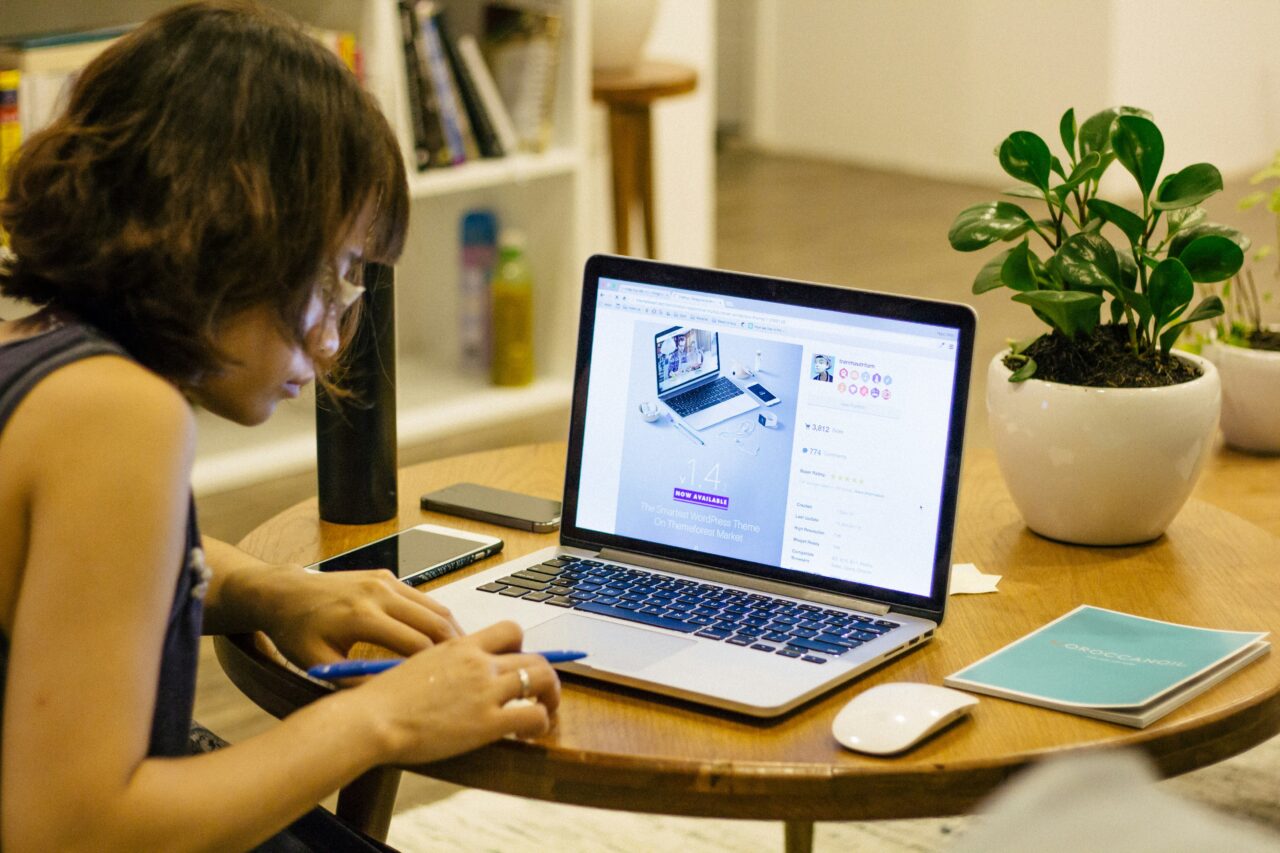 Como construir uma marca online: um guia prático