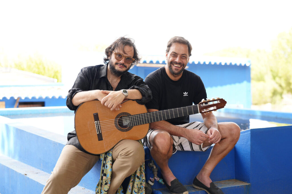 Antonio Zambujo e Yamandu Costa ( Foto Kenton Thatcher )