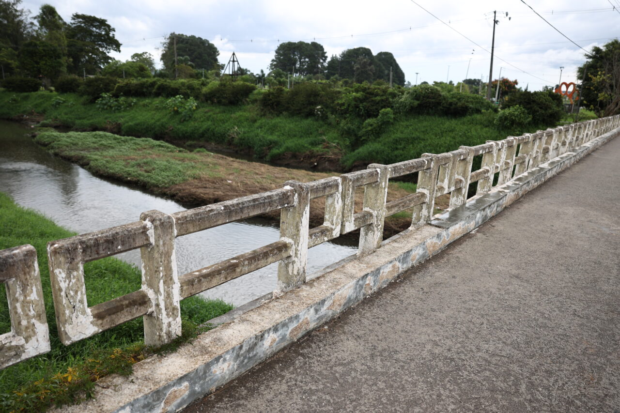 PONTE DO RIO QUE DIVIDE CURITIBA DE SAO JOSE DOS PINHAIS