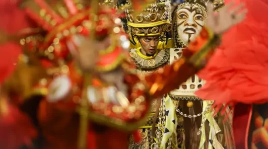 Unidos de Padre Miguel abre os desfiles de carnaval do grupo Especial na Marquês de Sapucaí